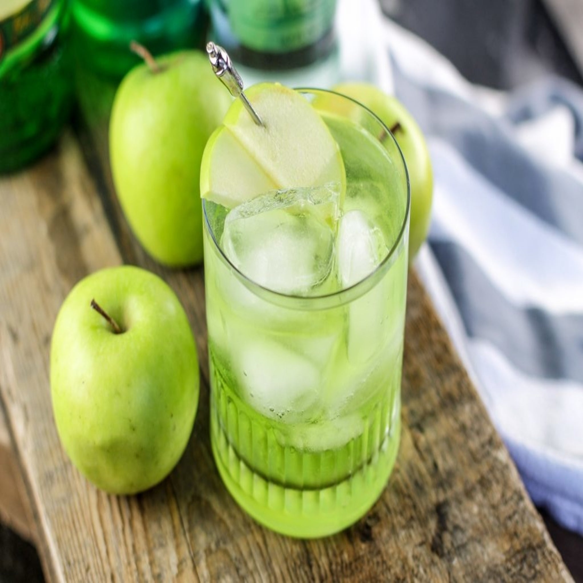 Coolbreeze Sour Green Apple Frozen Drink Machine Mix - 1/2